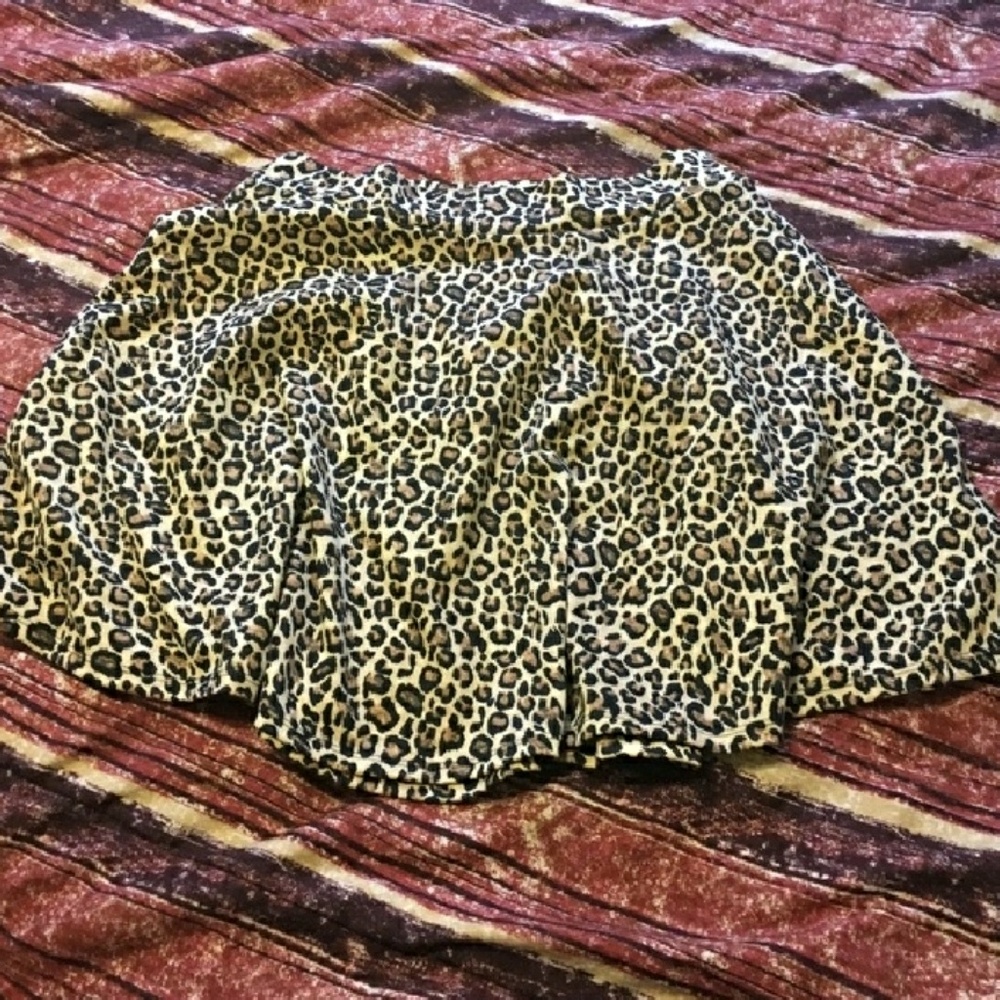 Leopard skirt